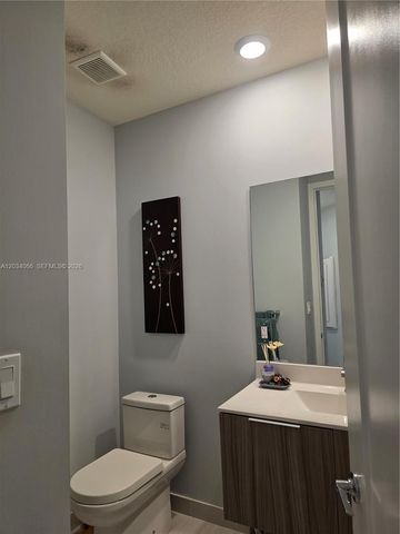 10222 NW 64th Way 302, Doral, FL 33178