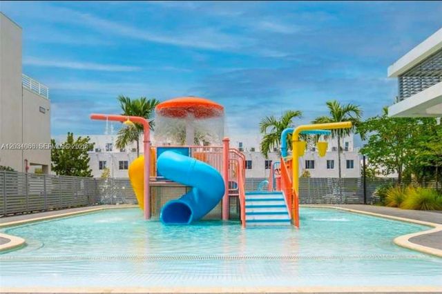 10222 NW 64th Way 302, Doral, FL 33178
