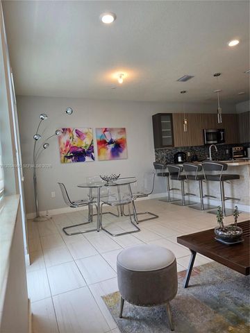 10222 NW 64th Way 302, Doral, FL 33178