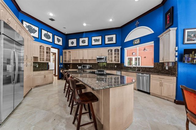 11825 S Mitchell Manor Circle, Pinecrest, FL 33156