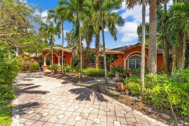 11825 S Mitchell Manor Circle, Pinecrest, FL 33156