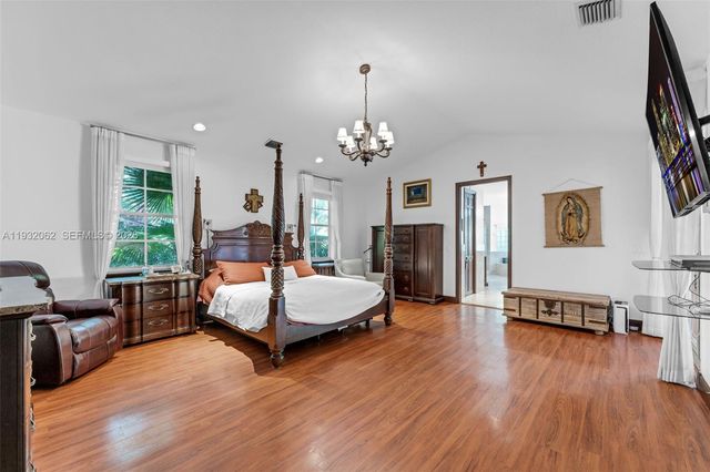 11825 S Mitchell Manor Circle, Pinecrest, FL 33156
