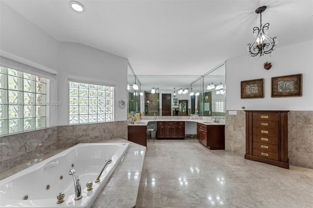 11825 S Mitchell Manor Circle, Pinecrest, FL 33156