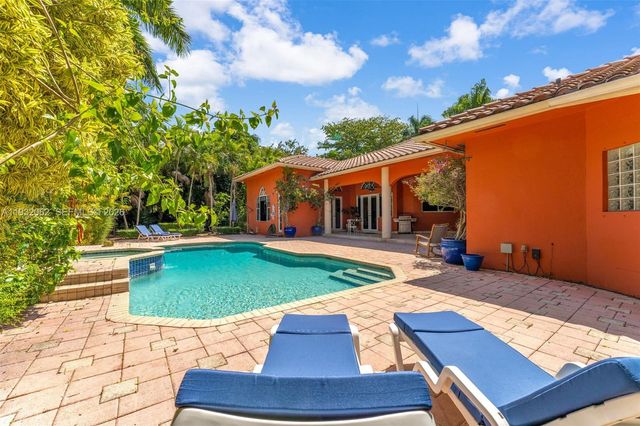 11825 S Mitchell Manor Circle, Pinecrest, FL 33156