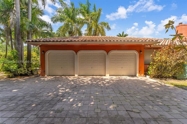 11825 S Mitchell Manor Circle, Pinecrest, FL 33156