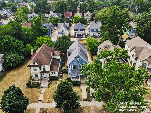 735 Paris Avenue SE, Grand Rapids, MI 49503