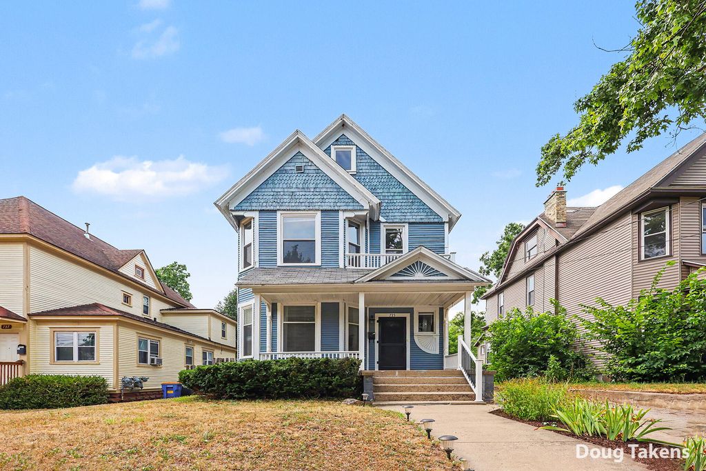 735 Paris Avenue SE, Grand Rapids, MI 49503