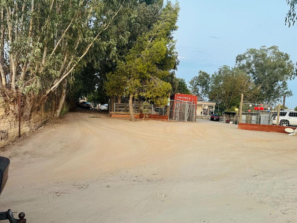 Image 2 of property listing at 15677 Betters Road, Madera, CA 93638
