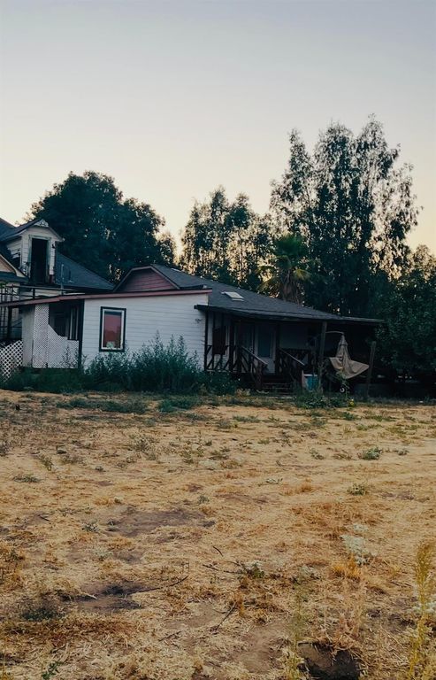 Image 4 of property listing at 15677 Betters Road, Madera, CA 93638