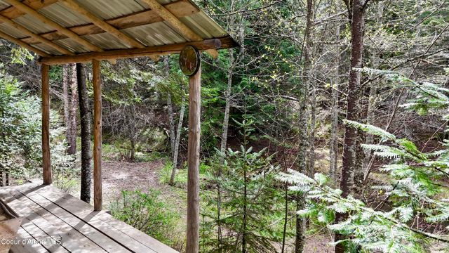 1546 Pup Paw TRL, Priest River, ID 83856
