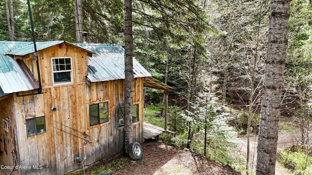 1546 Pup Paw TRL, Priest River, ID 83856