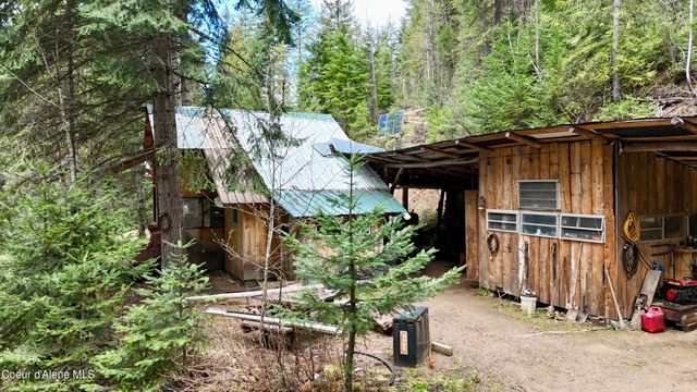 1546 Pup Paw TRL, Priest River, ID 83856