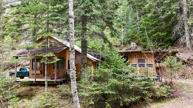 1546 Pup Paw TRL, Priest River, ID 83856