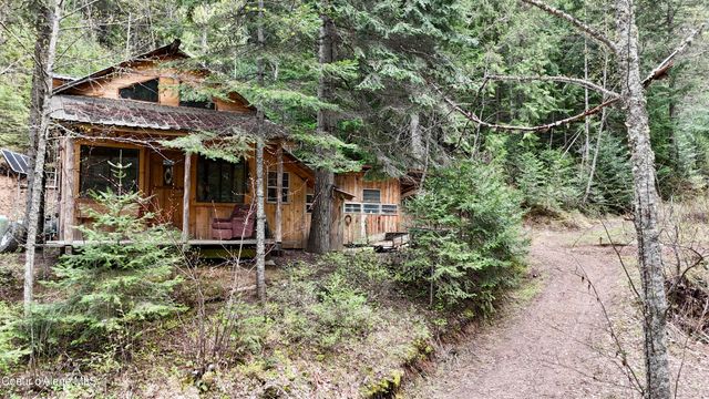 1546 Pup Paw TRL, Priest River, ID 83856