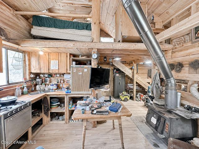 1546 Pup Paw TRL, Priest River, ID 83856