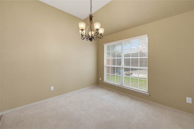 11 Beechcreek Drive, Edgecliff Village, TX 76134