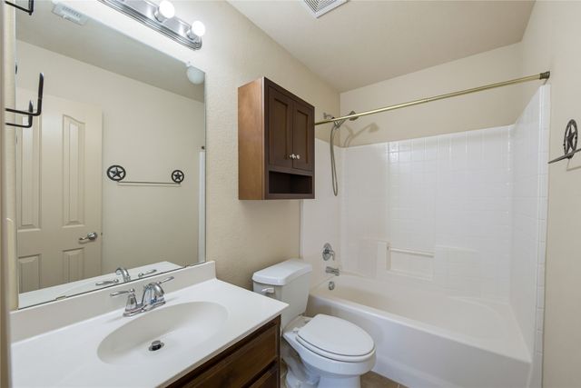 11 Beechcreek Drive, Edgecliff Village, TX 76134