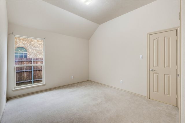 11 Beechcreek Drive, Edgecliff Village, TX 76134