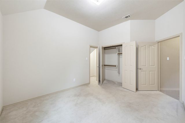 11 Beechcreek Drive, Edgecliff Village, TX 76134