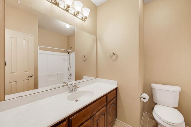 11 Beechcreek Drive, Edgecliff Village, TX 76134