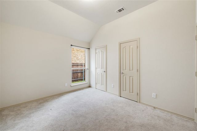 11 Beechcreek Drive, Edgecliff Village, TX 76134