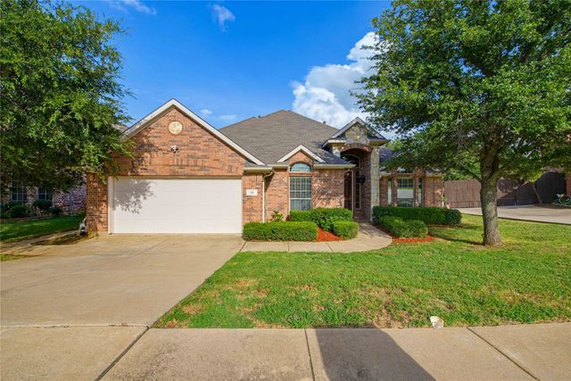 11 Beechcreek Drive, Edgecliff Village, TX 76134