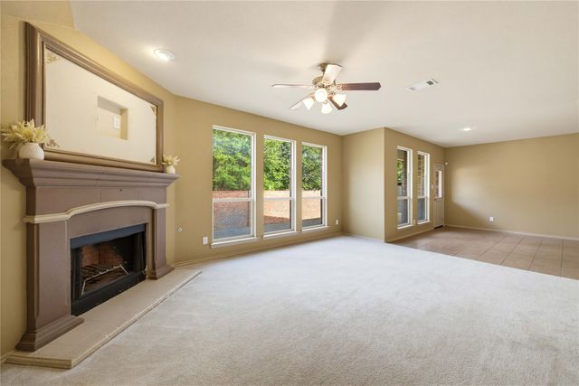 11 Beechcreek Drive, Edgecliff Village, TX 76134