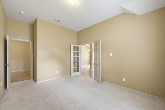 11 Beechcreek Drive, Edgecliff Village, TX 76134