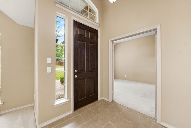 11 Beechcreek Drive, Edgecliff Village, TX 76134