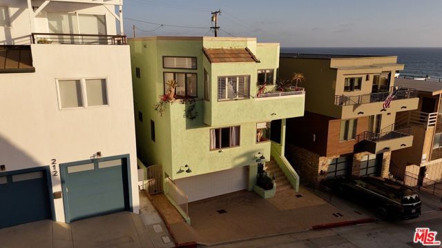 208 43rd Street, Manhattan Beach, CA 90266