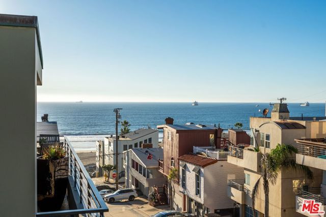 208 43rd Street, Manhattan Beach, CA 90266