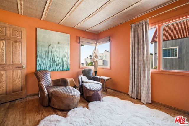 208 43rd Street, Manhattan Beach, CA 90266