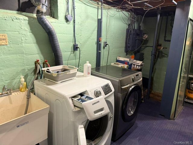 78-36 269th Street, New Hyde Park, NY 11040