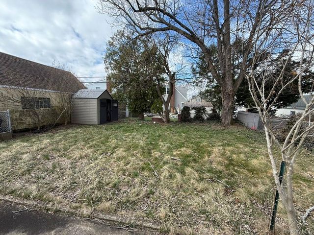 78-36 269th Street, New Hyde Park, NY 11040