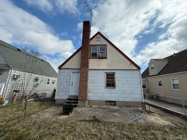 78-36 269th Street, New Hyde Park, NY 11040