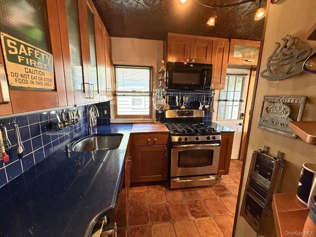 78-36 269th Street, New Hyde Park, NY 11040