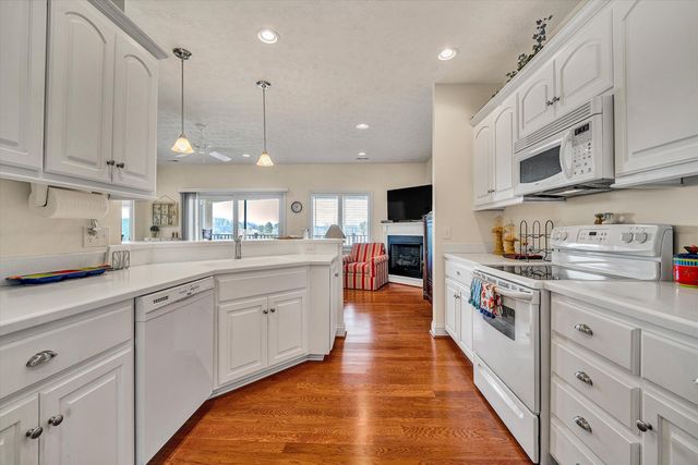 1090 La Casa CT, Moneta, VA 24121