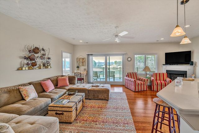 1090 La Casa CT, Moneta, VA 24121