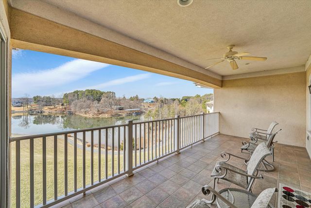 1090 La Casa CT, Moneta, VA 24121