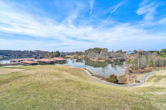 1090 La Casa CT, Moneta, VA 24121