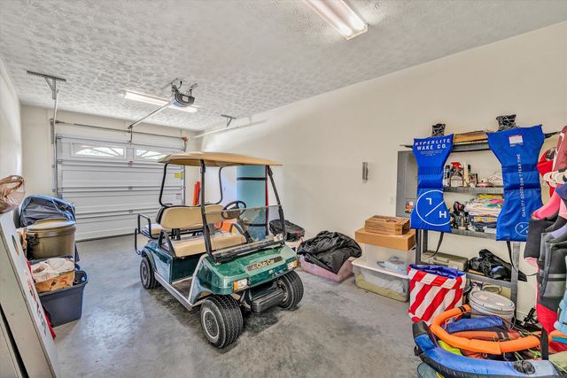 1090 La Casa CT, Moneta, VA 24121