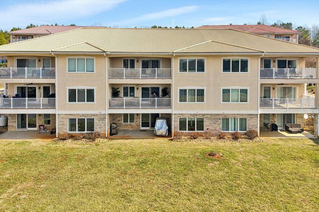 1090 La Casa CT, Moneta, VA 24121