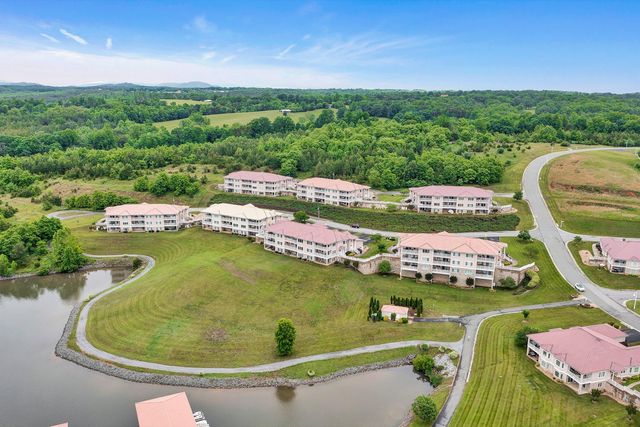 1090 La Casa CT, Moneta, VA 24121