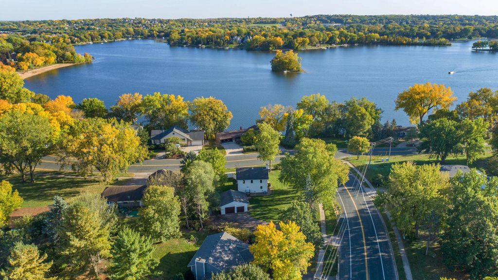 800 Crystal Lake Road E, Burnsville, MN 55306 — exterior