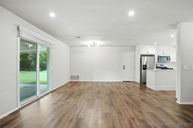 12944 S 124th East Avenue, Broken Arrow, OK 74011