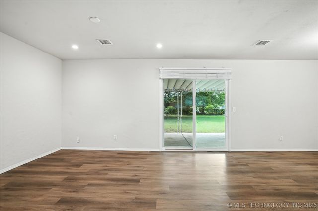 12944 S 124th East Avenue, Broken Arrow, OK 74011