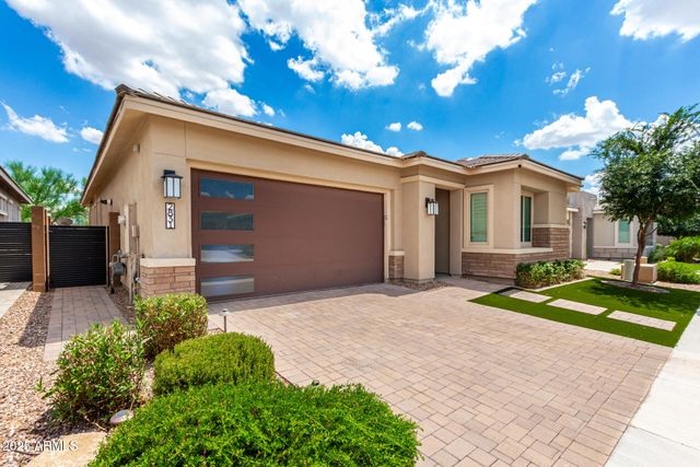 2831 E LOS GATOS Drive, Phoenix, AZ 85050