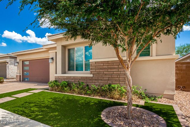 2831 E LOS GATOS Drive, Phoenix, AZ 85050