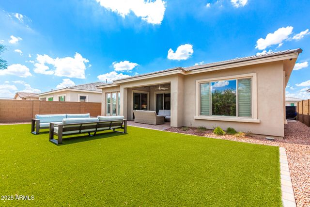 2831 E LOS GATOS Drive, Phoenix, AZ 85050