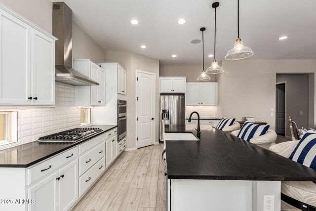 2831 E LOS GATOS Drive, Phoenix, AZ 85050